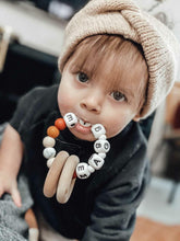 Afbeelding in Gallery-weergave laden, Custom Name Chewie Honey & Clay