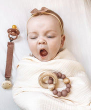 Charger l'image dans la galerie, Natural | Chewie Engraved Leaf