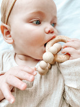 Charger l'image dans la galerie, Natural | Chewie Engraved Leaf