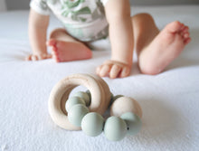 Charger l'image dans la galerie, Basic | Chewie Rattle