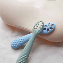 Afbeelding in Gallery-weergave laden, Silicone Training Spoons – Set of 2
