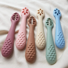 Afbeelding in Gallery-weergave laden, Silicone Training Spoons – Set of 2
